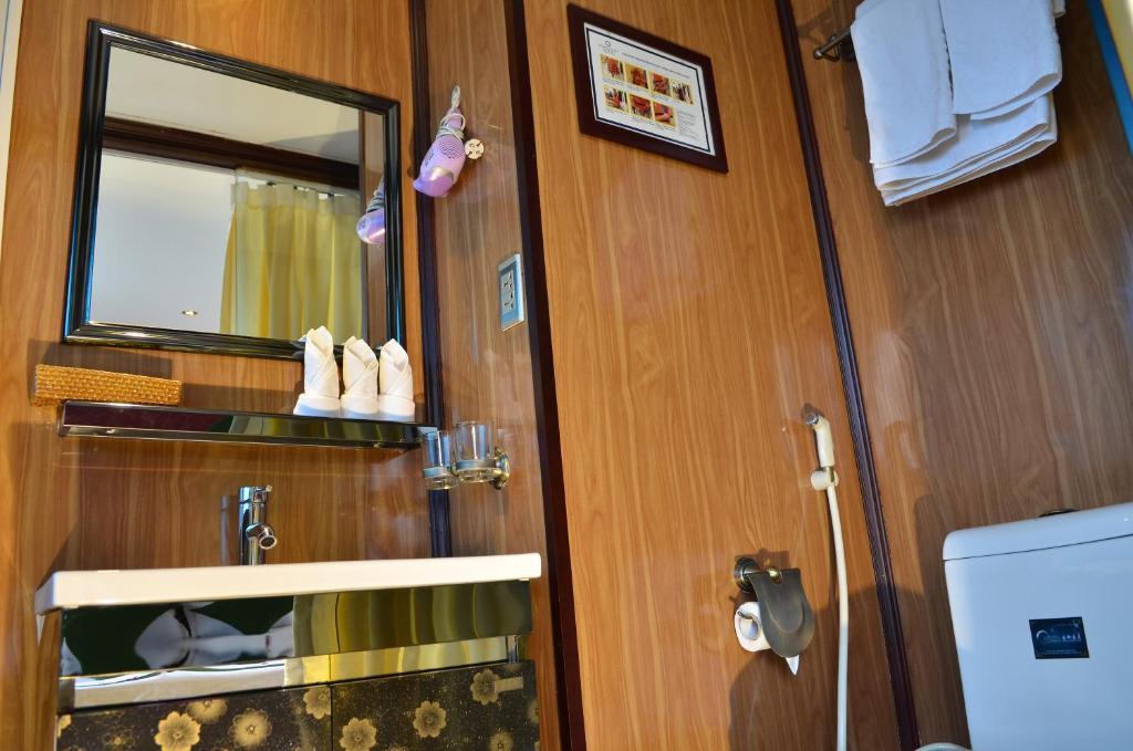 Hotel Marguerite Garden Cruise Halong Ha Long Habitación foto